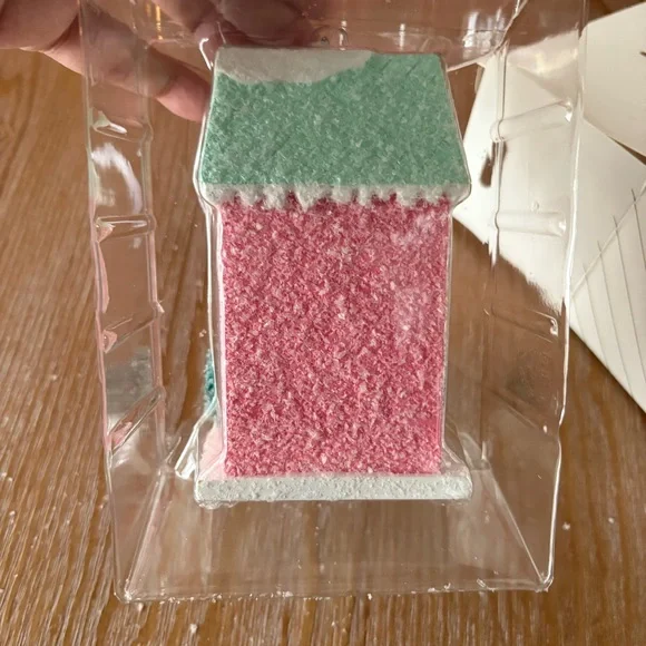 Hallmark Signature Series Festive Row House 2024 - Picture 6 of 8